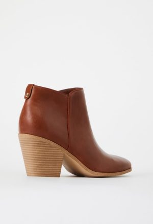 Dakota Heeled Bootie