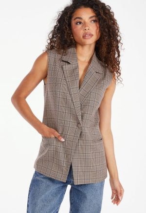 Sleeveless Blazer