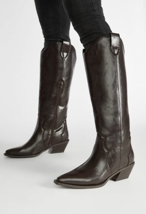 Leander Flat Boot