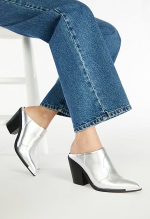 Cleo Western Mule