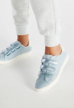Sutton Court Sneaker