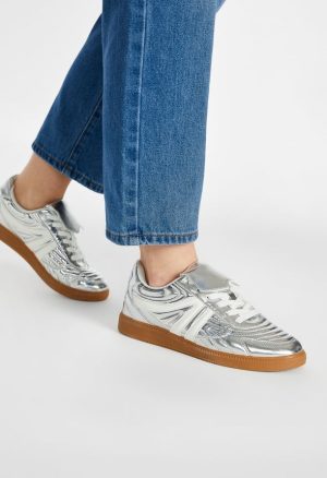 Wren Court Sneaker