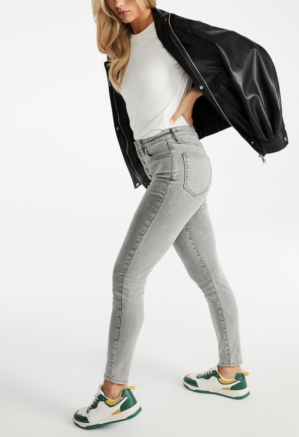 SX2356521-8246-4_589x860_eb35216c-fdc1-44e9-aaa3-97a1abab3bc3